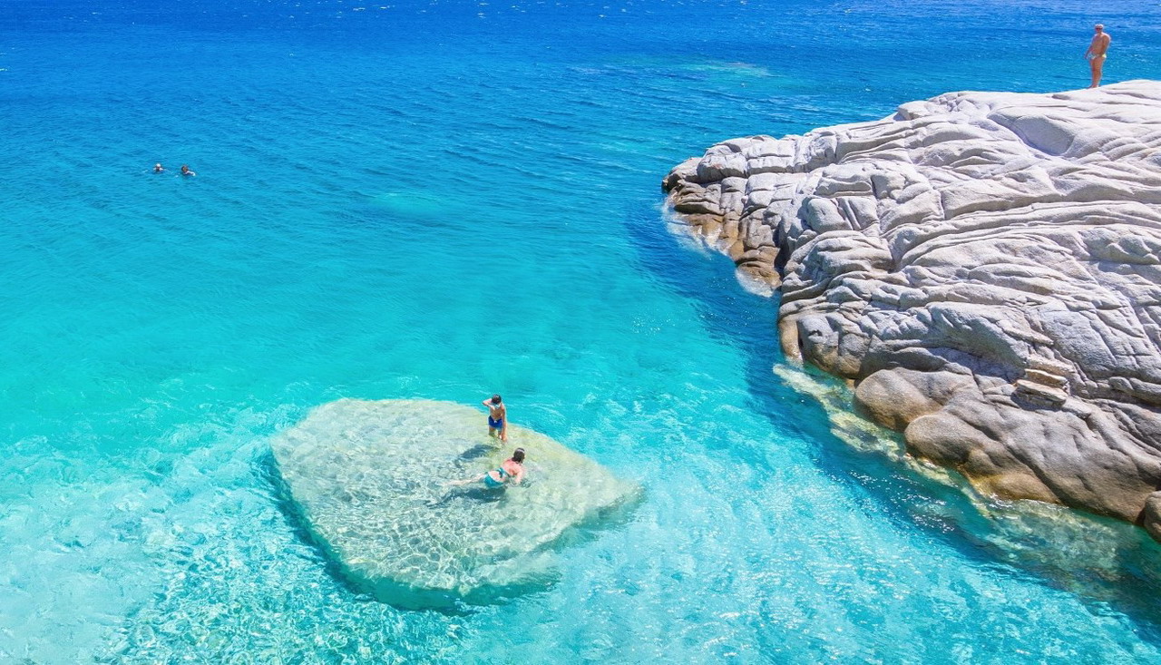  Seychelle Ikaria beach