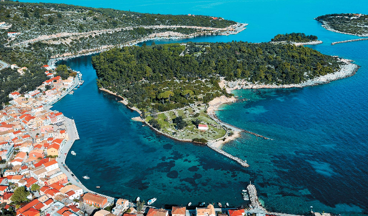 Paksos - trozubac u Jonskom moru... by Gordan Gorunović