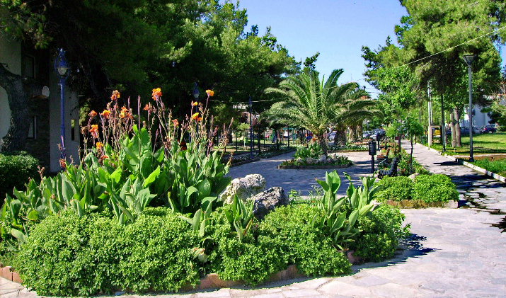 Susedi Pefkohori i Hanioti... by Gordan Gorunović