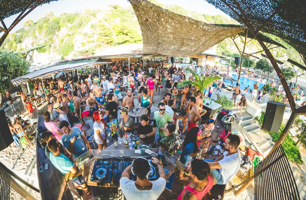 Lefkada za mlade - noćni život