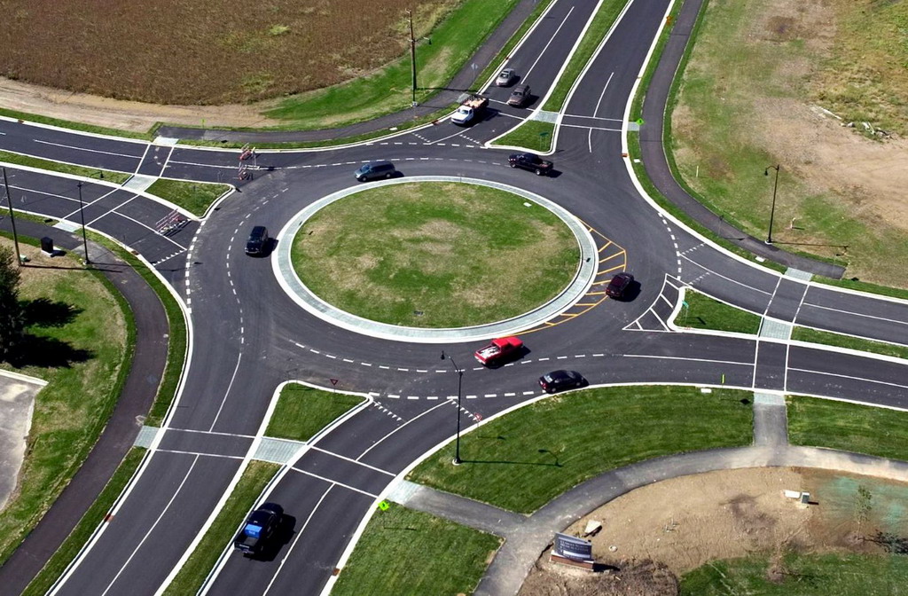 Vožnja u kružnom toku u Grčkoj - budite oprezni! (VIDEO)