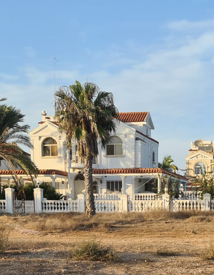  Cecina vila u Aja Napi na Kipru