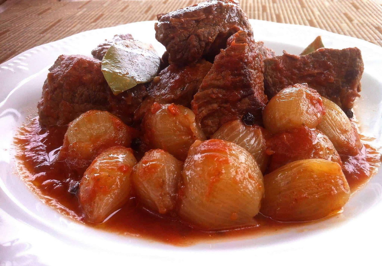 Recept za ukusni grčki stifado