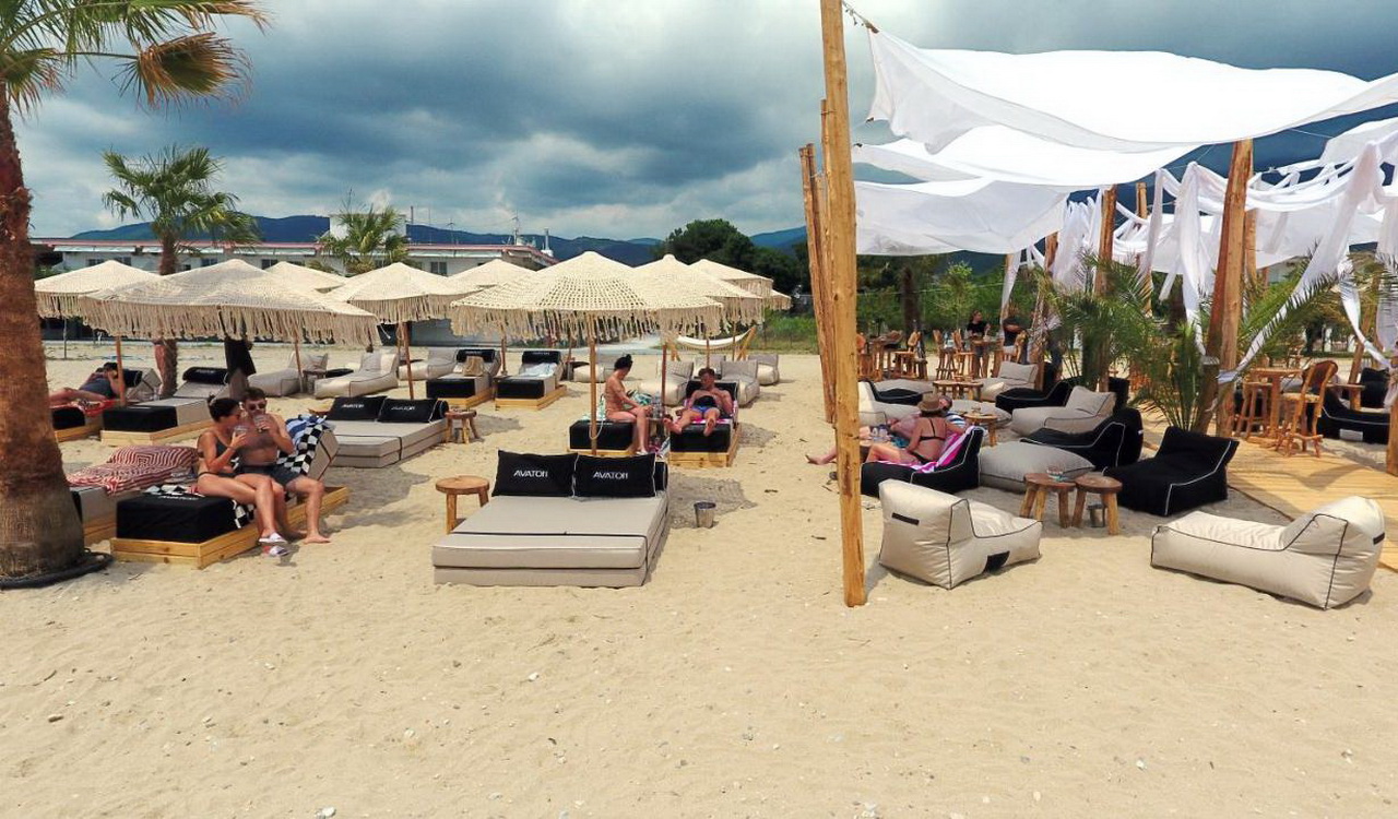  Avaton beach bar
