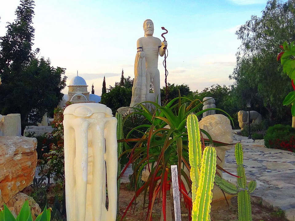  Park skulptura Petreon