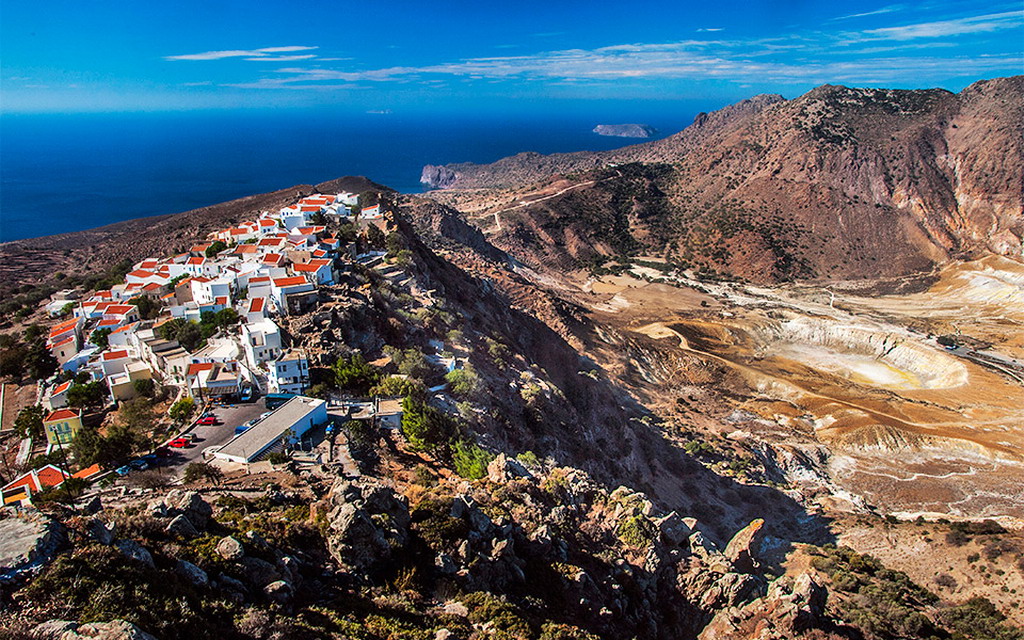 Ostrvo Nisiros sa aktivnim vulkanom
