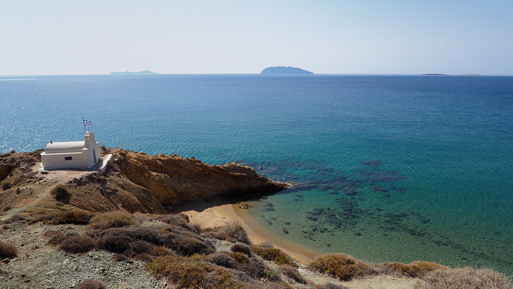  Anargiri plaža i istoimena crkva 