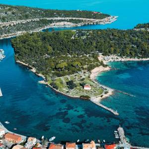 Paksos - trozubac u Jonskom moru... by Gordan Gorunović