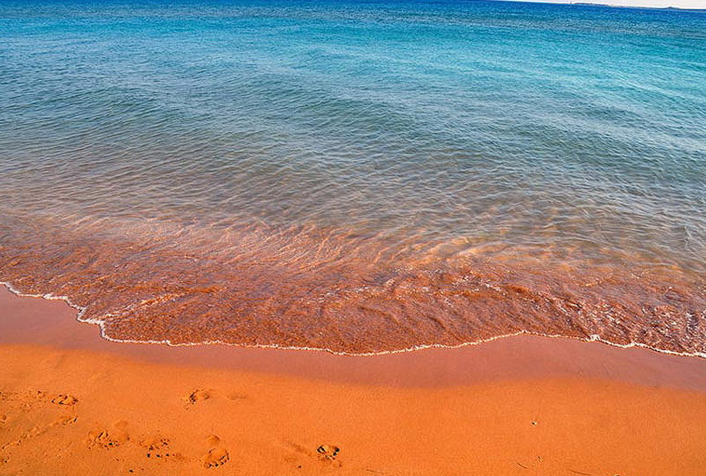 Čuvena Ksi plaža sa narandžastim peskom na ostrvu Kefalonija
