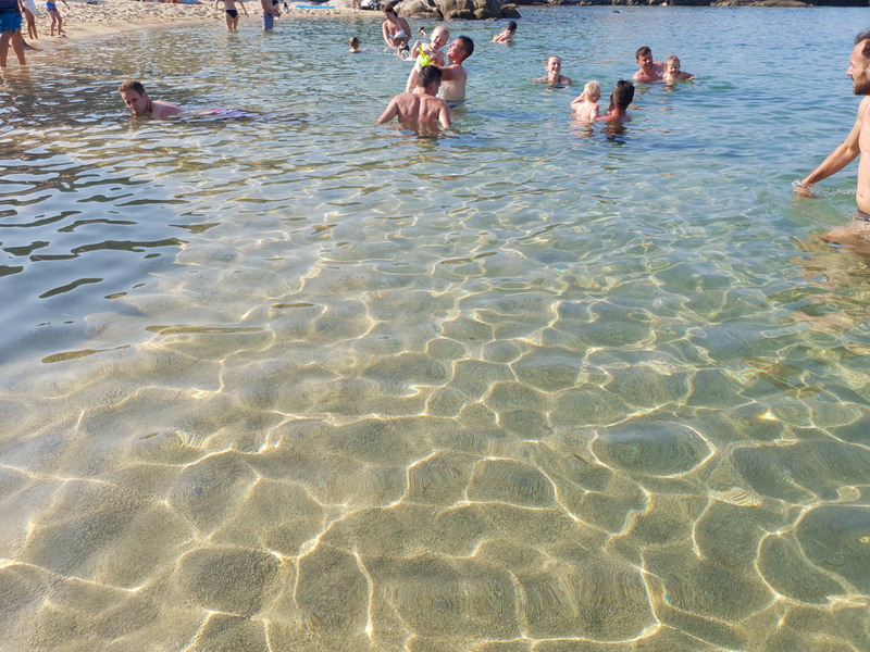 Nestvarna egzotika na Sitoniji: Tigania plaža