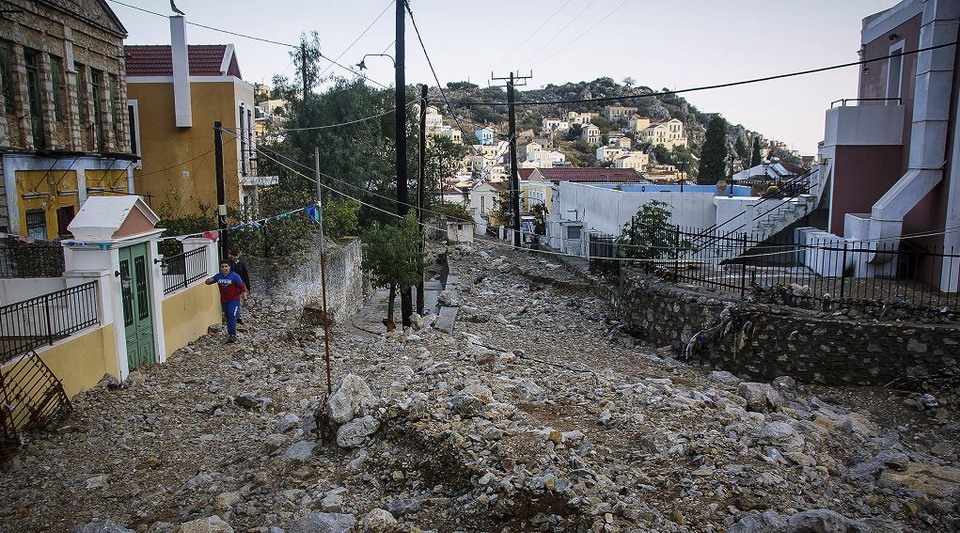 Na ostrvu Simi zbog velikih poplava proglašeno vanredno stanje