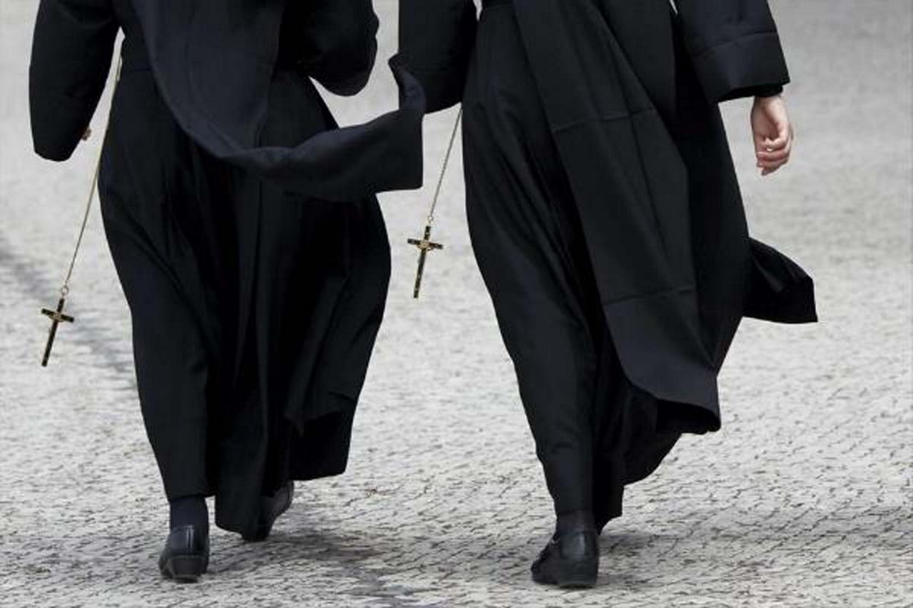 Lažne monahinje varaju po Grčkoj