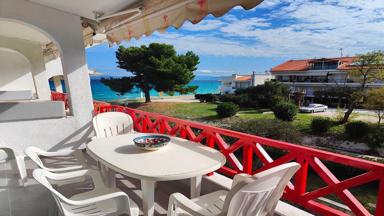 Eva’s Beach Front Apartment