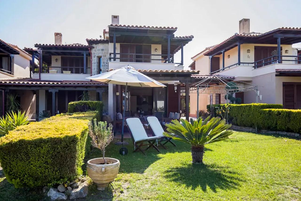 Kastelli House