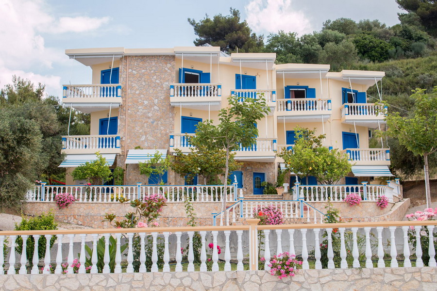Akrogialia Apartments