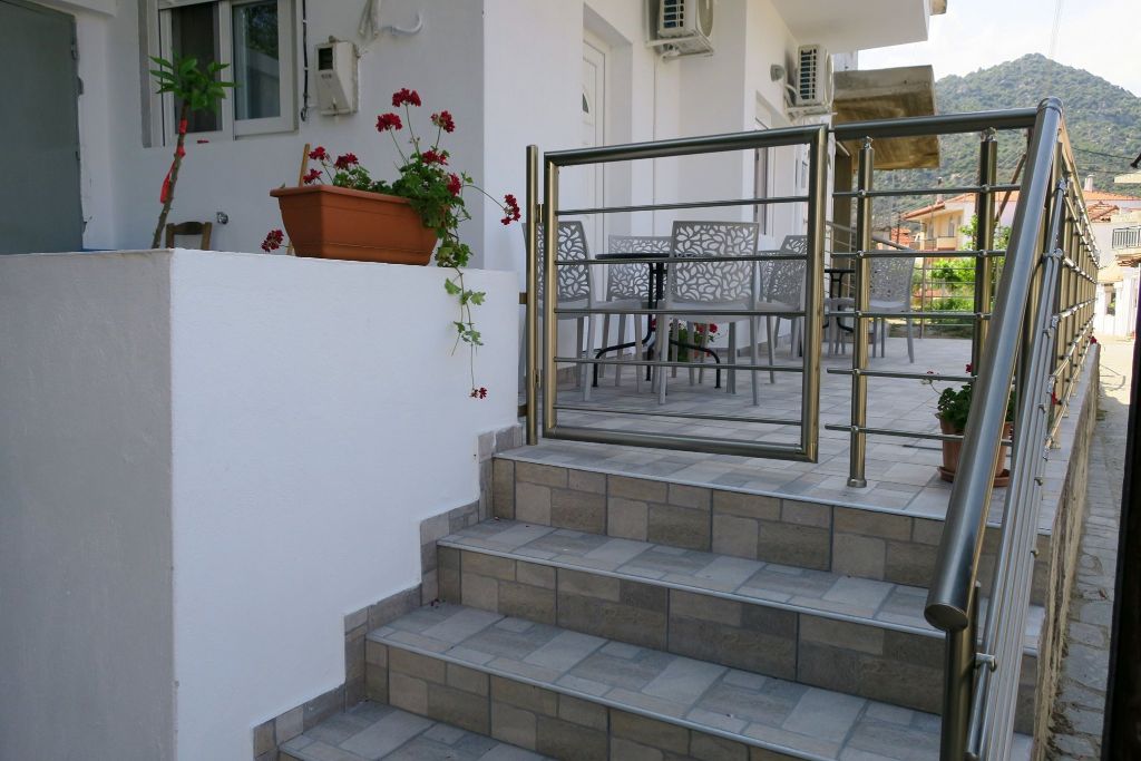 Toula’s Village Apartments