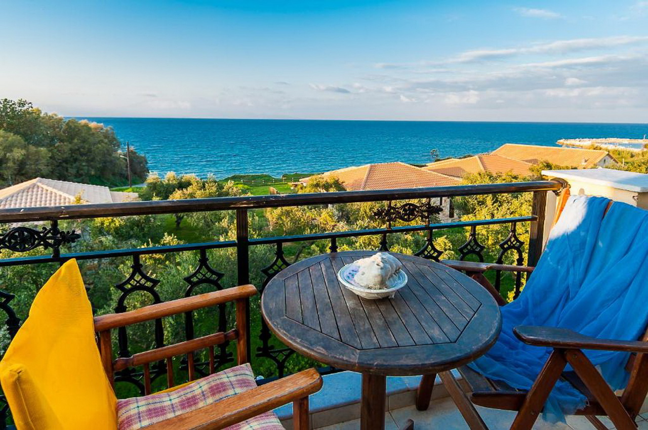 Kavos Psarou Apartments & Studios 