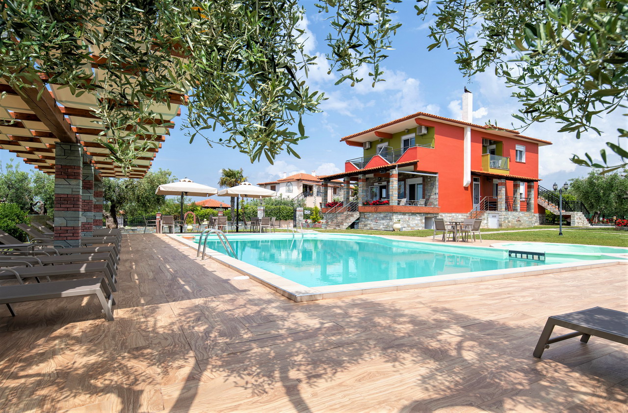 Sunday Resort Studios & Apartments
