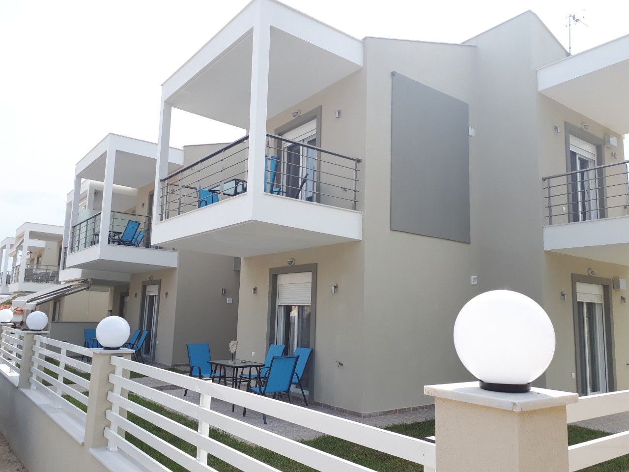 4 Keys Apartments