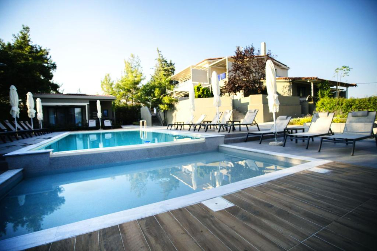 8 Boutique Suites