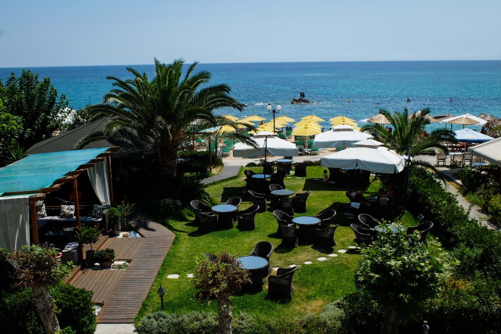 Theodora Hotel & Beach Bar