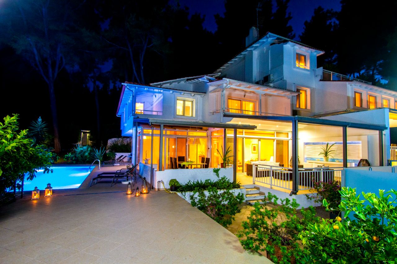 Muses Villas Sani