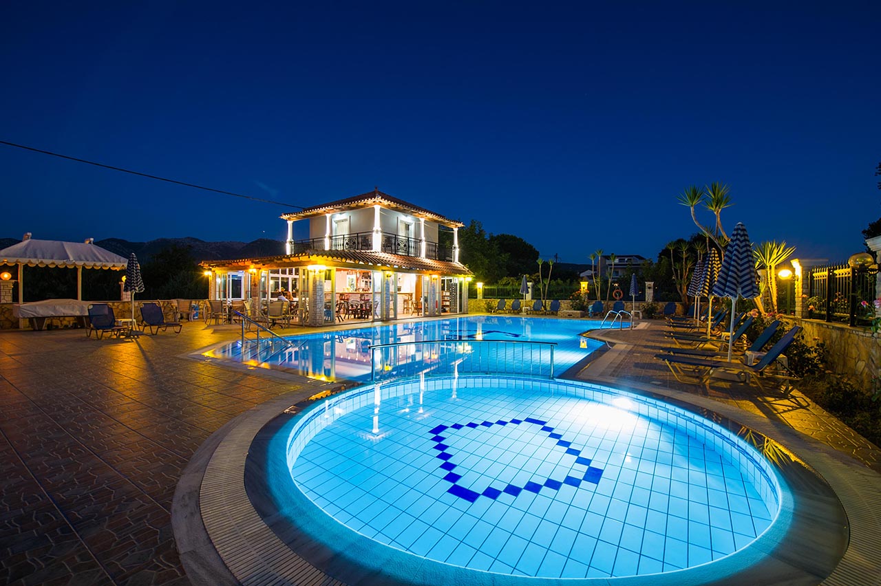 Makis Studios & Apartments - Roda, Ktf - Grčka Info