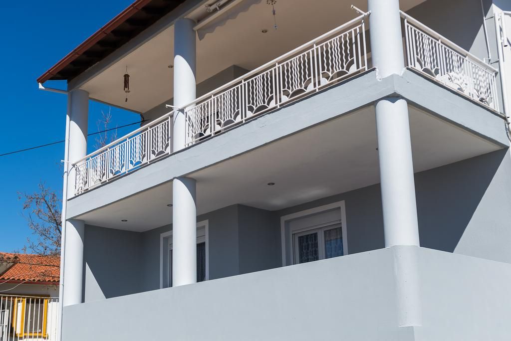 Kes Apartments