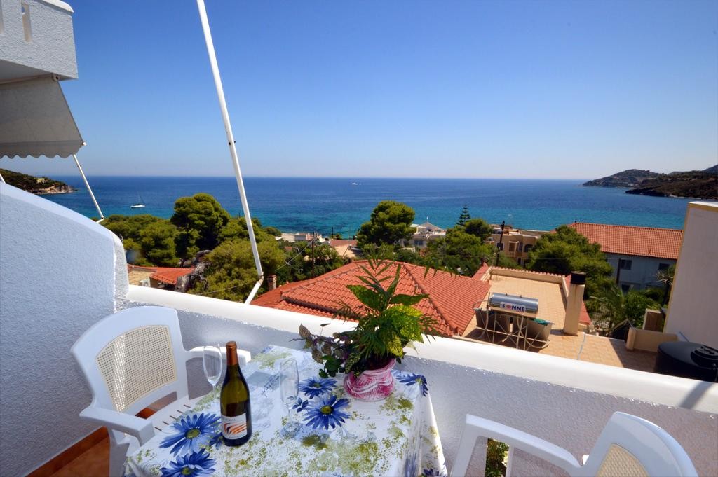 Yannis Apartments